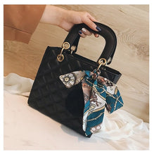 Load image into Gallery viewer, Crush On You Handbag
